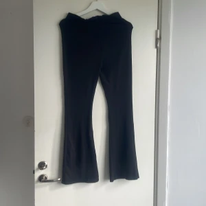 Typ kostym byxa  - Skönt, man  kan ha på sig i sommaren. 