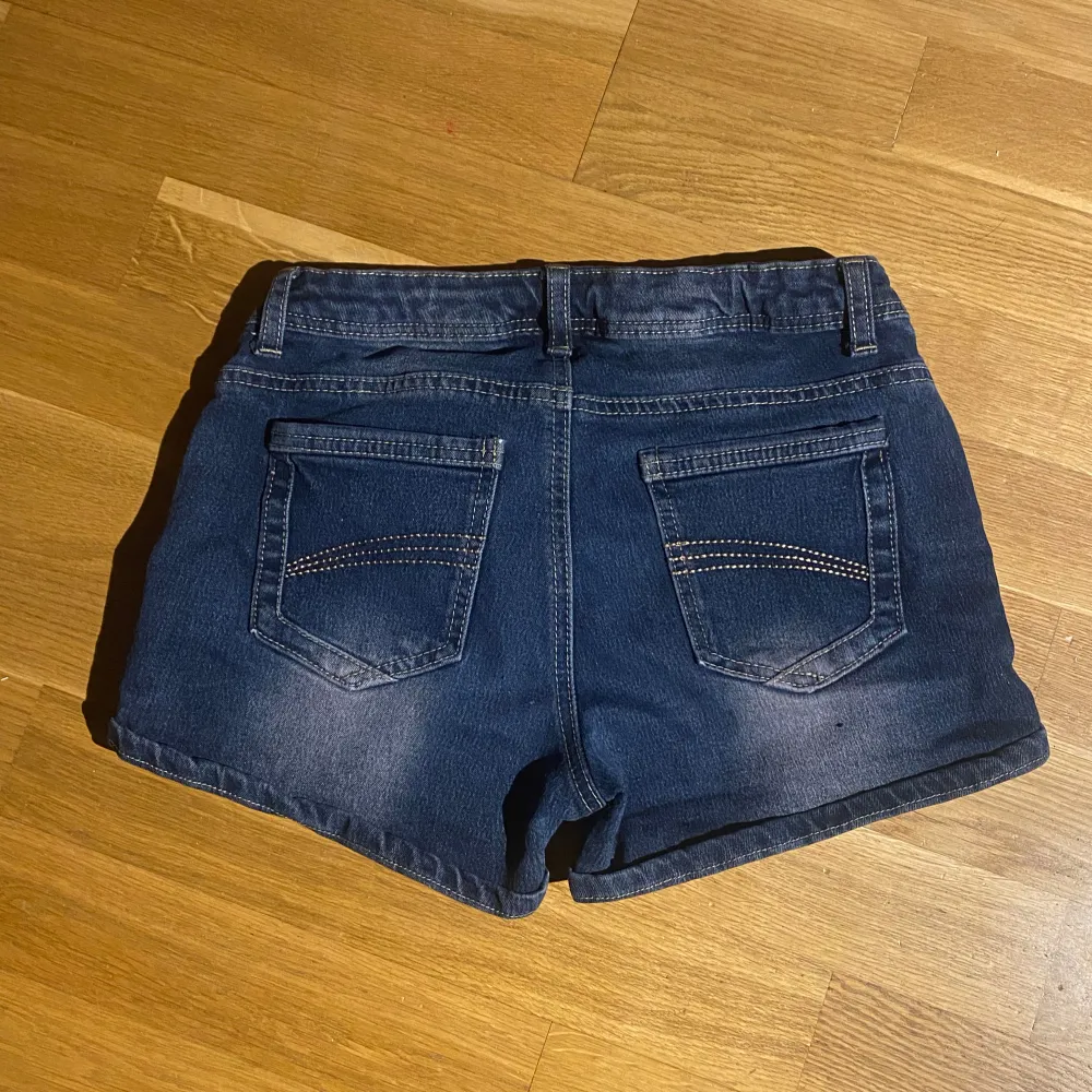 Jeans shorts från d-xel. Storlek xs. Shorts.