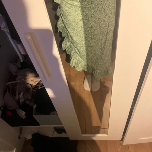 Blommig Omlottkjol - Blommig omlottkjol, från vero Moda