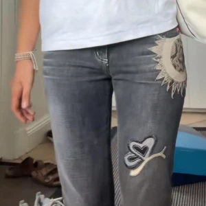Miss sixty jeans - Säljer dessa i jeans i perfekt skick, dom passar storlek XS och S! Vid snabbt köp=450kr! Först till kvarn🧡🧡