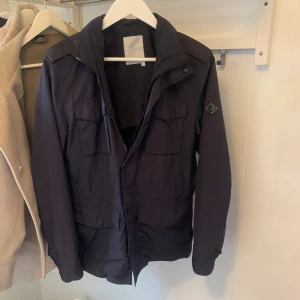 J.Lindberg jacka - Säljer min snygga j.Lindberg jacka storlek s skick 8/10 