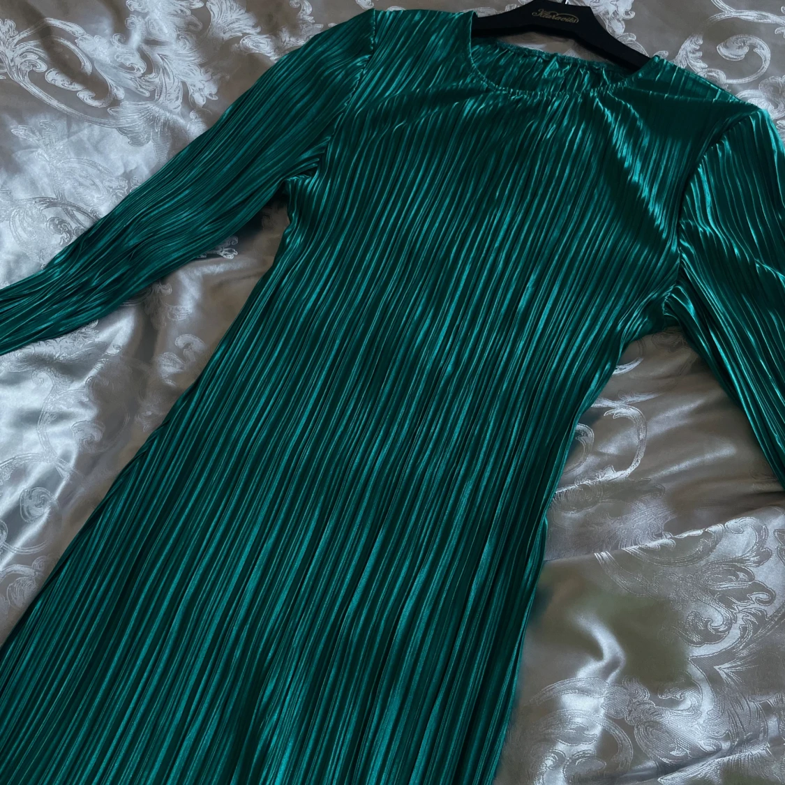 Figurnära klänning - 90