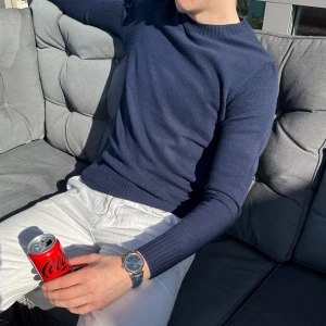 Merino/Kashmirtröjor (Nya) - Tjena säljer helt nya tröjor i 70% Merinoull och 30% Kashmir från mitt klädföretag. Tröjorna finns i färgerna på bild två och i storlekarna S,M,L Skriv gärna om du har några fler frågor eller vill ha fler bilder!