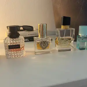 Säljer av lite av mina parfymer! Har fler så bara att fråga om de finns intresse av andra så kanske jag har nått annat 🥳   Olika priser så kom pm för ml och pris!