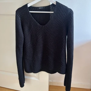 Stickad Tröja - Stickad från Gina Tricot, utsvänga armar, fin passform
