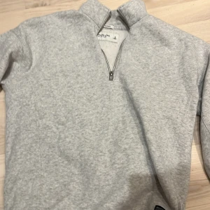 Hoddie - Jätte fin använt typ 4-7 gngr storlek s. Pris går att diskutera 