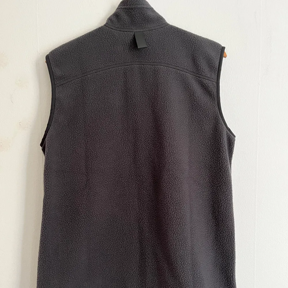 Grey Fleece-vest from Haglöfs in a timeless grey. Size S. Worn less than five times. No signs of use, as if new.. Tröjor & Koftor.