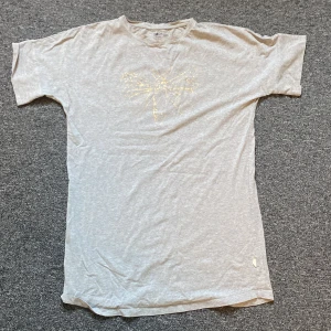 Nattlinne - Grått nattlinne i fint skick