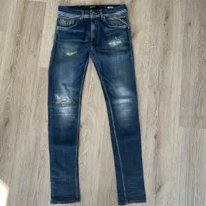 Jeans Replay modell Jordinell. Slim/skinny fit. Storlek 31/32. Fint skick. 