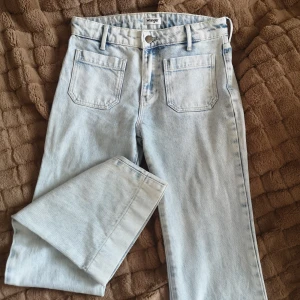 Jeans från Wrangler  - Använd en gång. W28 L30. Superfint skick. 
