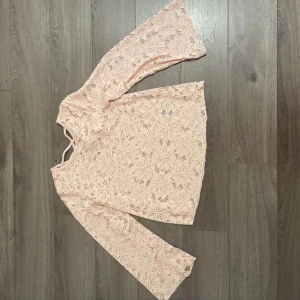 Rosa blommig tröja  - Genomskinligt 