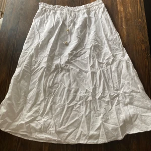 Super söt sommar kjol - Jätte Gulli sommar kjol från H&M  