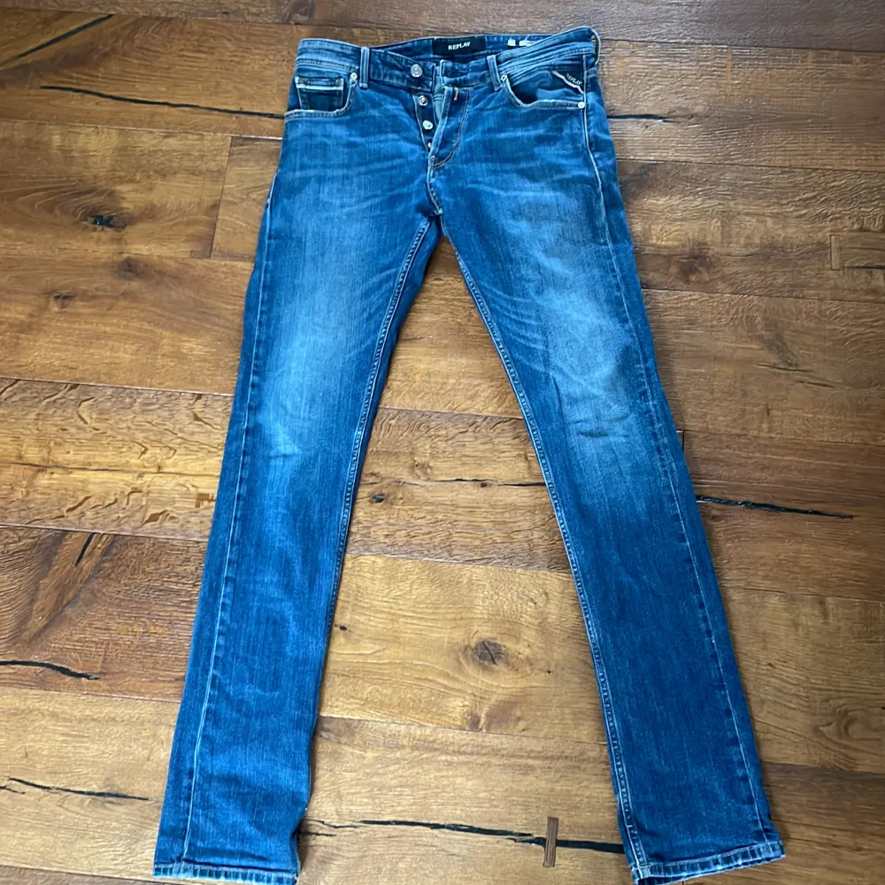 Replay jeans i modellen grover. Storlek 29 34. Inga skador eller så, skriv vid funderingar👍. Jeans & Byxor.