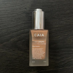 Caia dewy drops - Färgen 30c. Knappt använd så iprincip full.