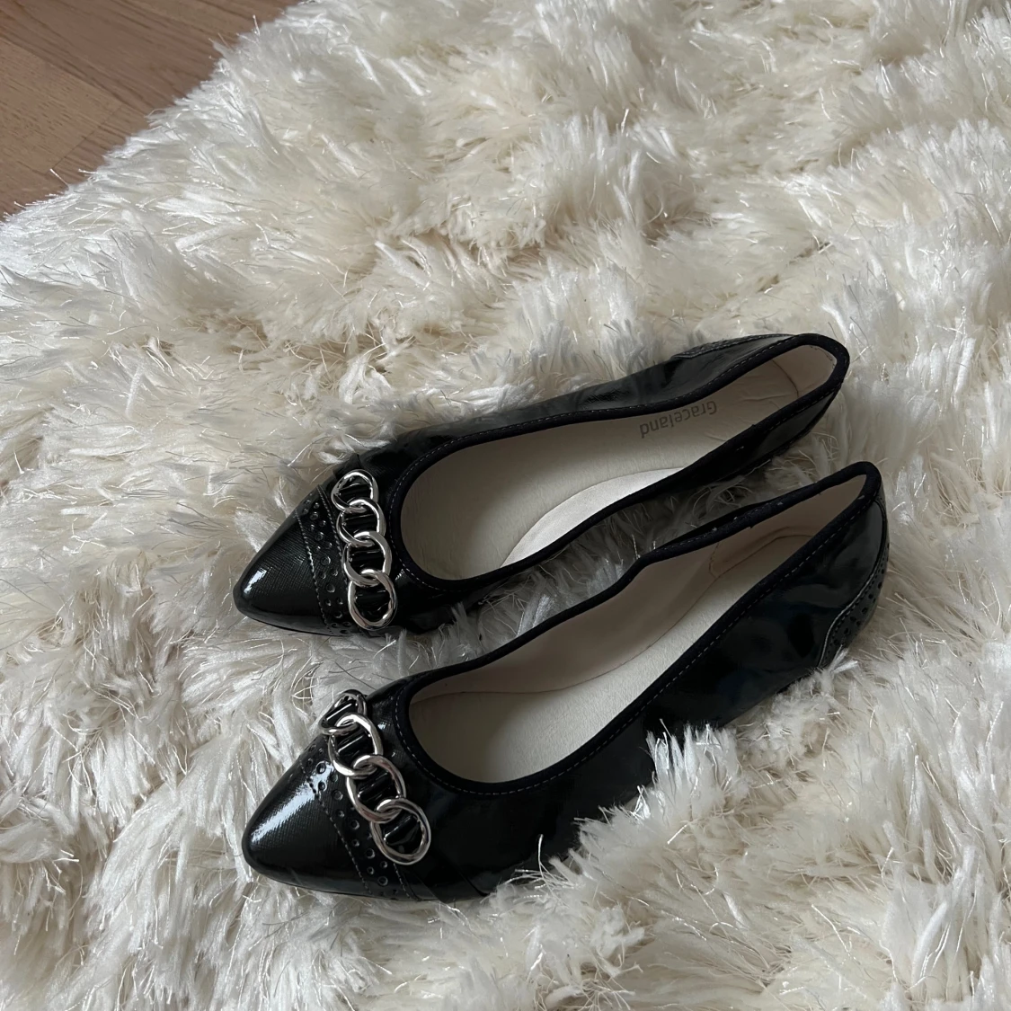 Ballerinaskor med detaljer