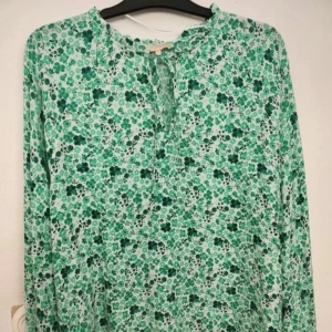 Blus  - Pernilla Wahlgren kollektion 