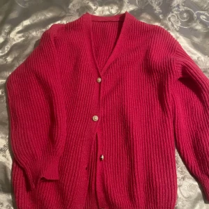 Super söt oversize kofta - Skön och oversize Passar xs-L beroende på hur tight du vill ha det 