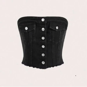 Svart jeanstopp - En snygg svart jeanstopp från Zara i storlek XS! Superskick!