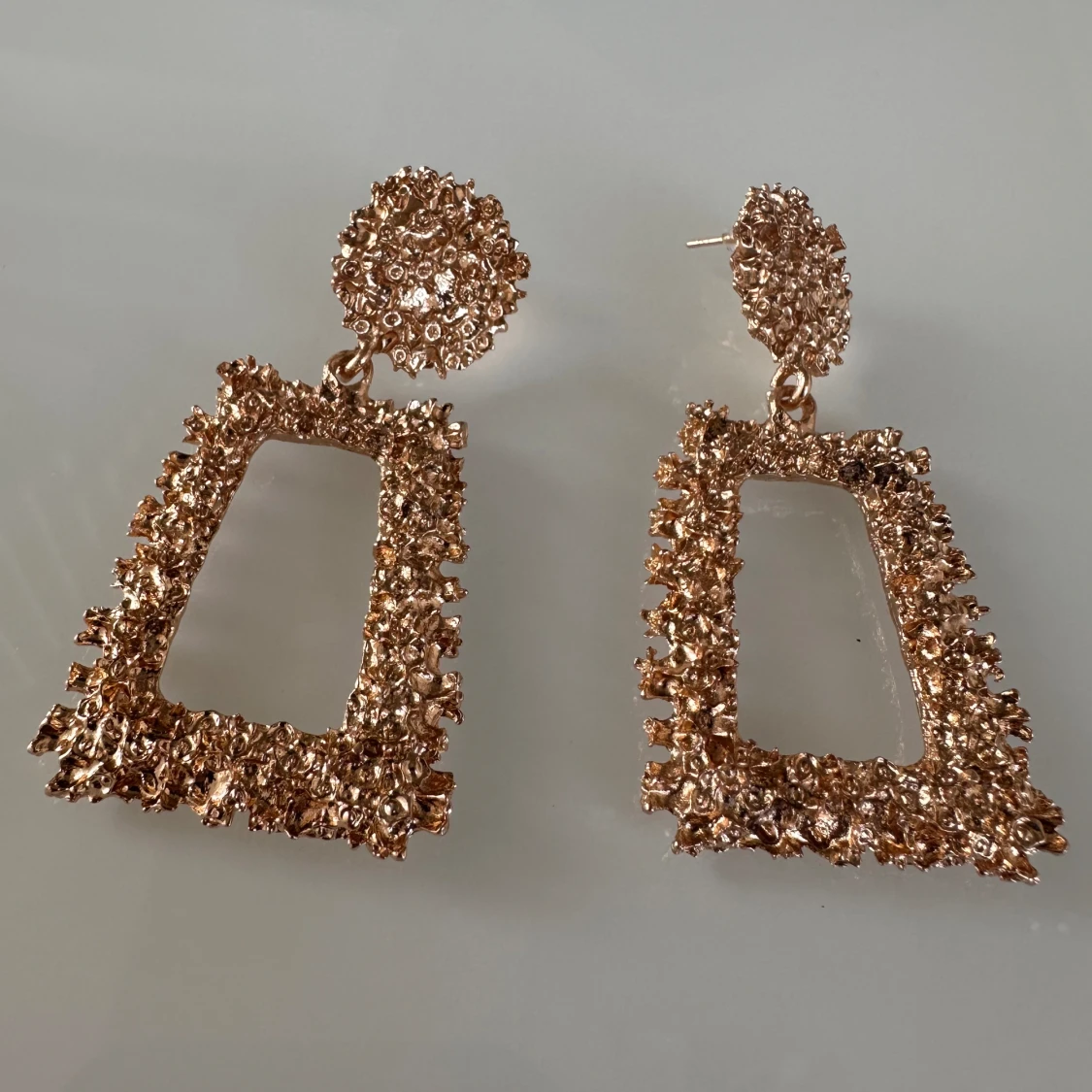 Glamorösa snygga örhängen 😻