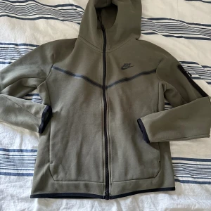 Nike tech fleece hoodie - Storlek s
