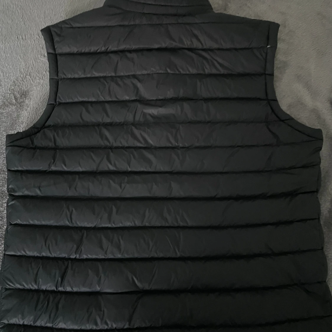 Hugo Boss väst  - 90