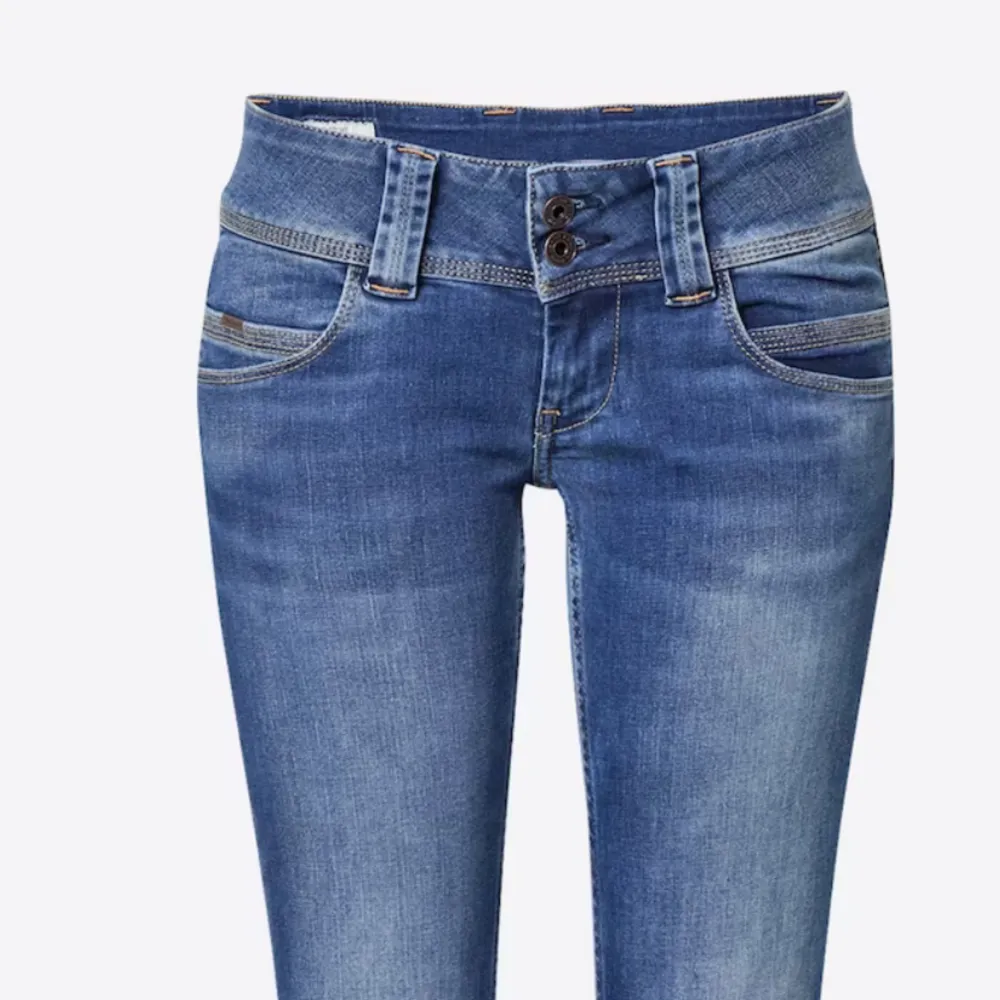 Ett par knappt använda Pepe jeans som är köpta för ett tag sedan, använder inte för att dom inte riktigt är min stil längre.. Jeans & Byxor.