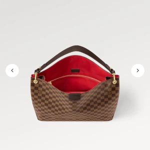 Graceful MM Louis Vuitton  - Säljer en Graceful handväska som är i använt skick. Planerar att köpa en annan så säljer denna. Denna färg är inte tillgänglig längre, nypris är 19 200kr. Kvitto, dustbag och låda medföljer givetvis vid köp. Lånad bild. Skriv för fler bilder🩷