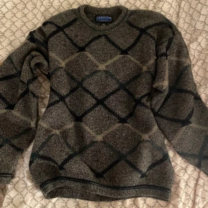 Stickad tröja  - Jättefin vintage tröja!