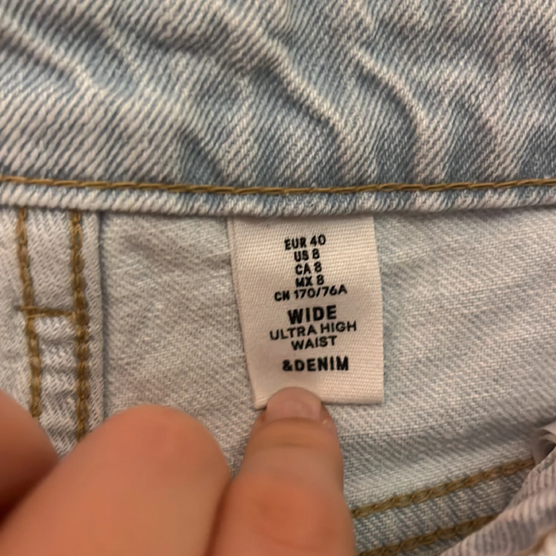 Ljusblåa jeans - 90