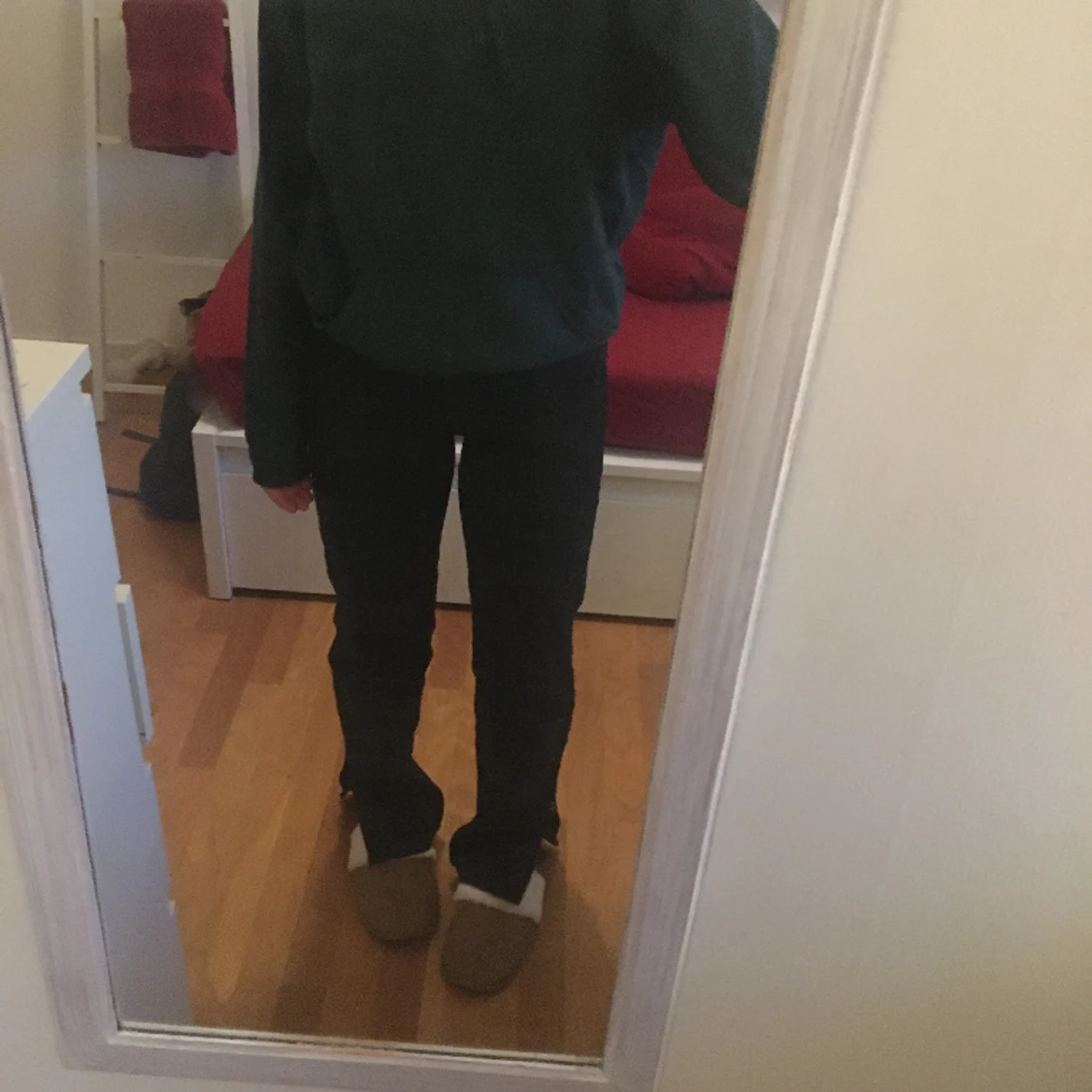 Mörkgrön hoodie bikbok