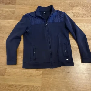 Hugoboss tröja - Stilig och klockren tröja av hugoboss