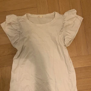 T-shirt - Minns inte märket men köpt på NK