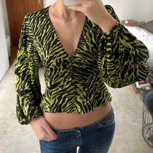 Ganni blus - Så sjukt cool och perfekt till fest