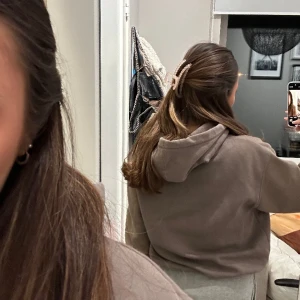 H&M hoodie - Fin hoodie från H&M i en brun grå färg