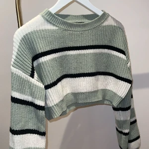 Stickad tröja - Shein aldrig använd Nypris: 199kr