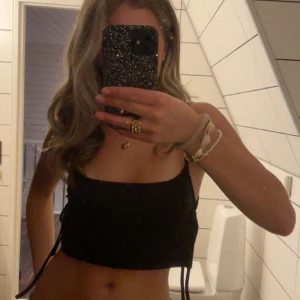 Nelly topp - Nlytrend micro topp aldrig använd, snörning på sidorna 10/10 skick❤️‍🔥