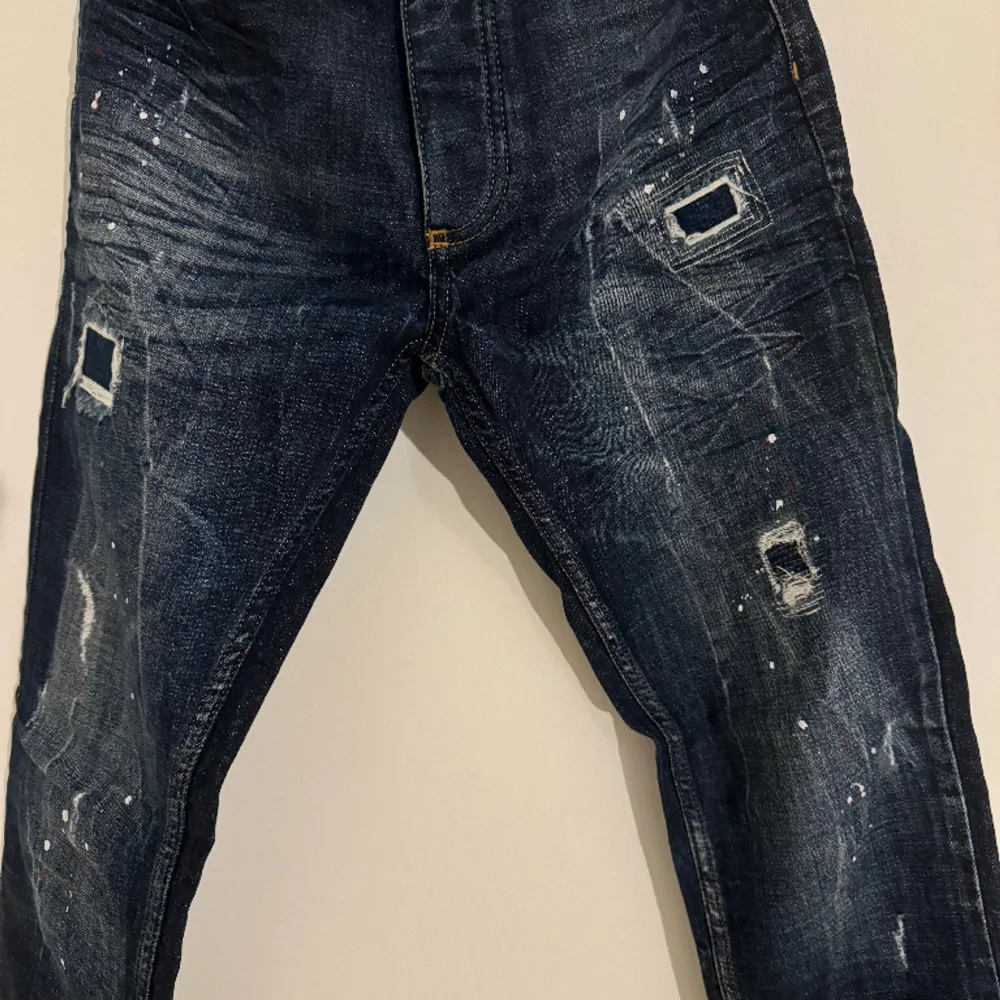 Zavetti jeans köpta på Zalando för 700kr. Fint skick ingen syn på användning. Storlek S hos herrar. Jeans & Byxor.