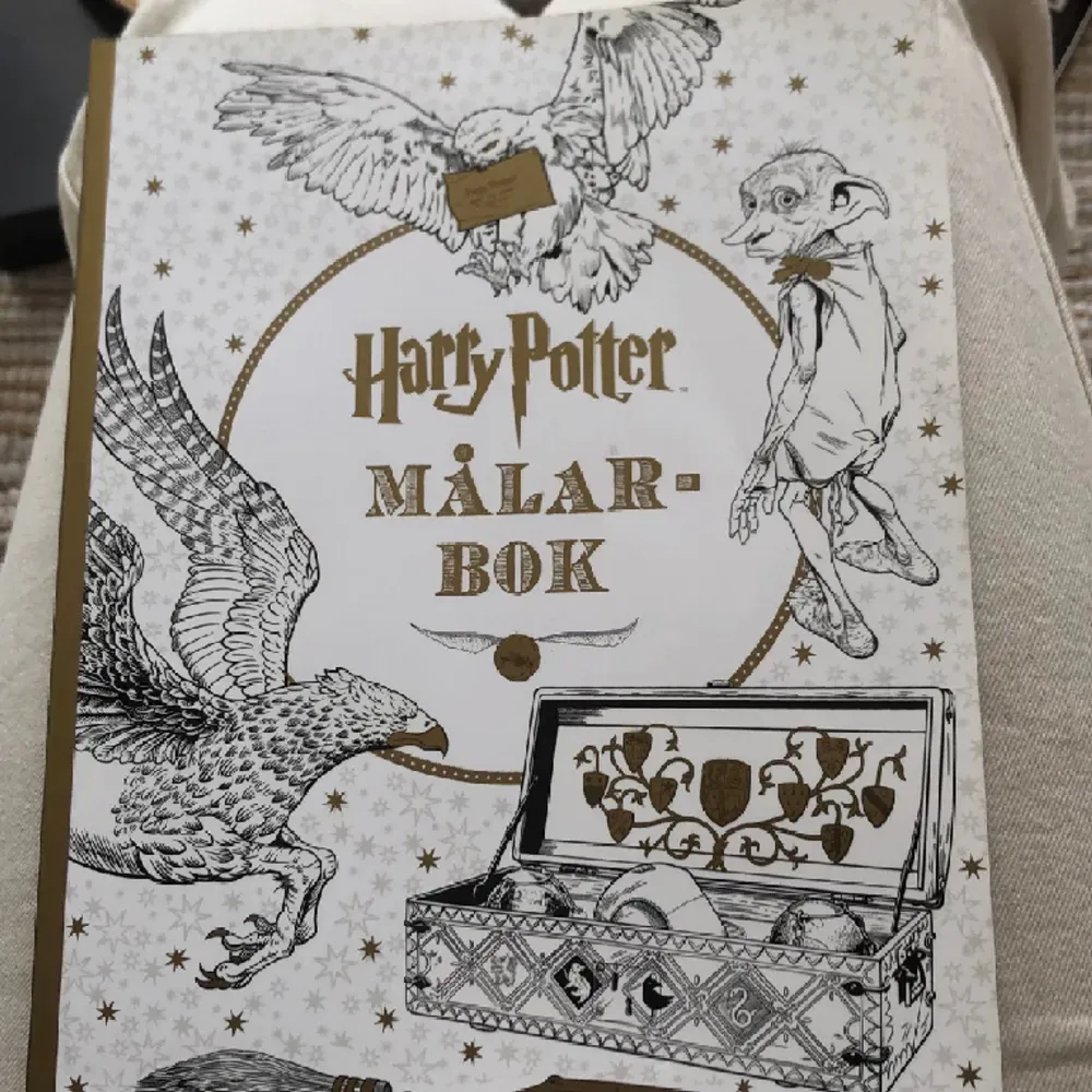 Harry Potter målarbok! Aldrig använd och varierad.. Övrigt.