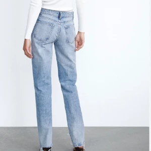 Mid-rise straight jeans - Kvalite: oanvända