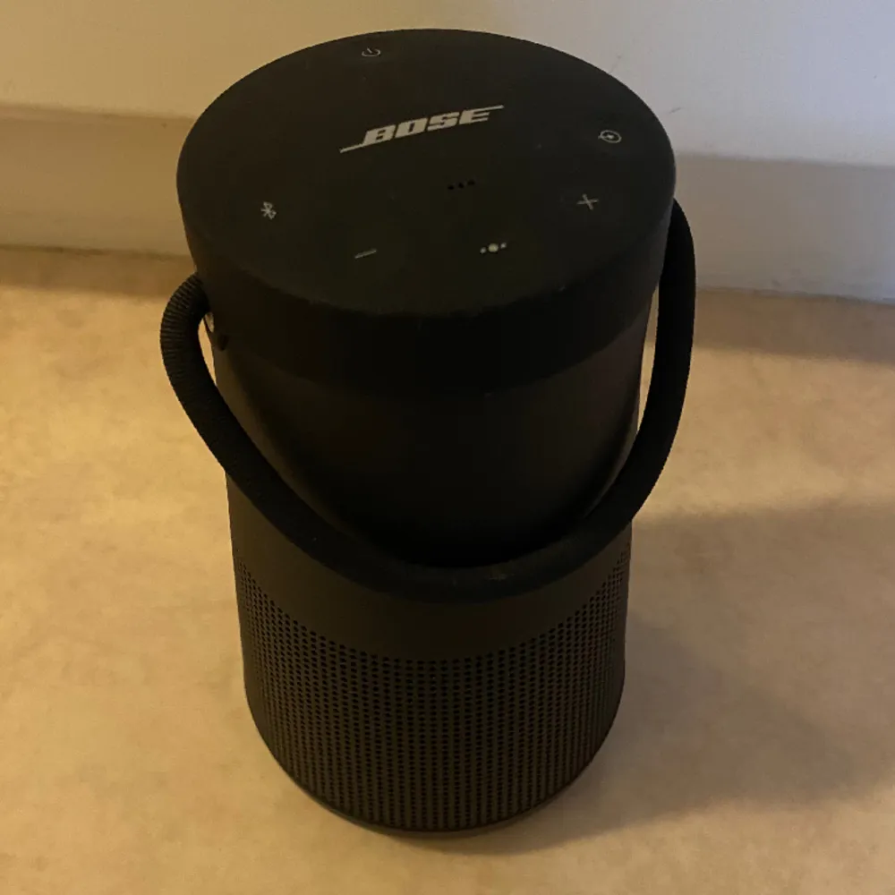 Helt ny BOSE Soundlink revolve+II  högtalare säljs pga att den inte används. Nypris 3495kr, här är länk till den https://www.elgiganten.se/product/tv-ljud-smart-hem/hogtalare-hifi/hogtalare/bose-soundlink-revolve-ii-plus-tradlos-hogtalare-svart/264977?g. Övrigt.