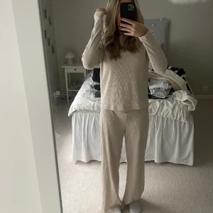 Mjukissett - Jätte fint mjukissett från Nelly.