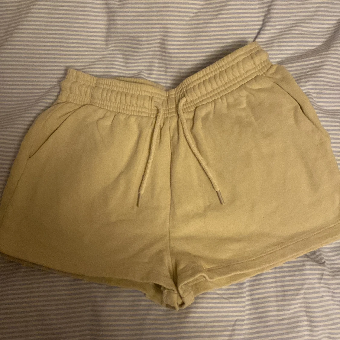 Beiga short i storlek xs från lager 157