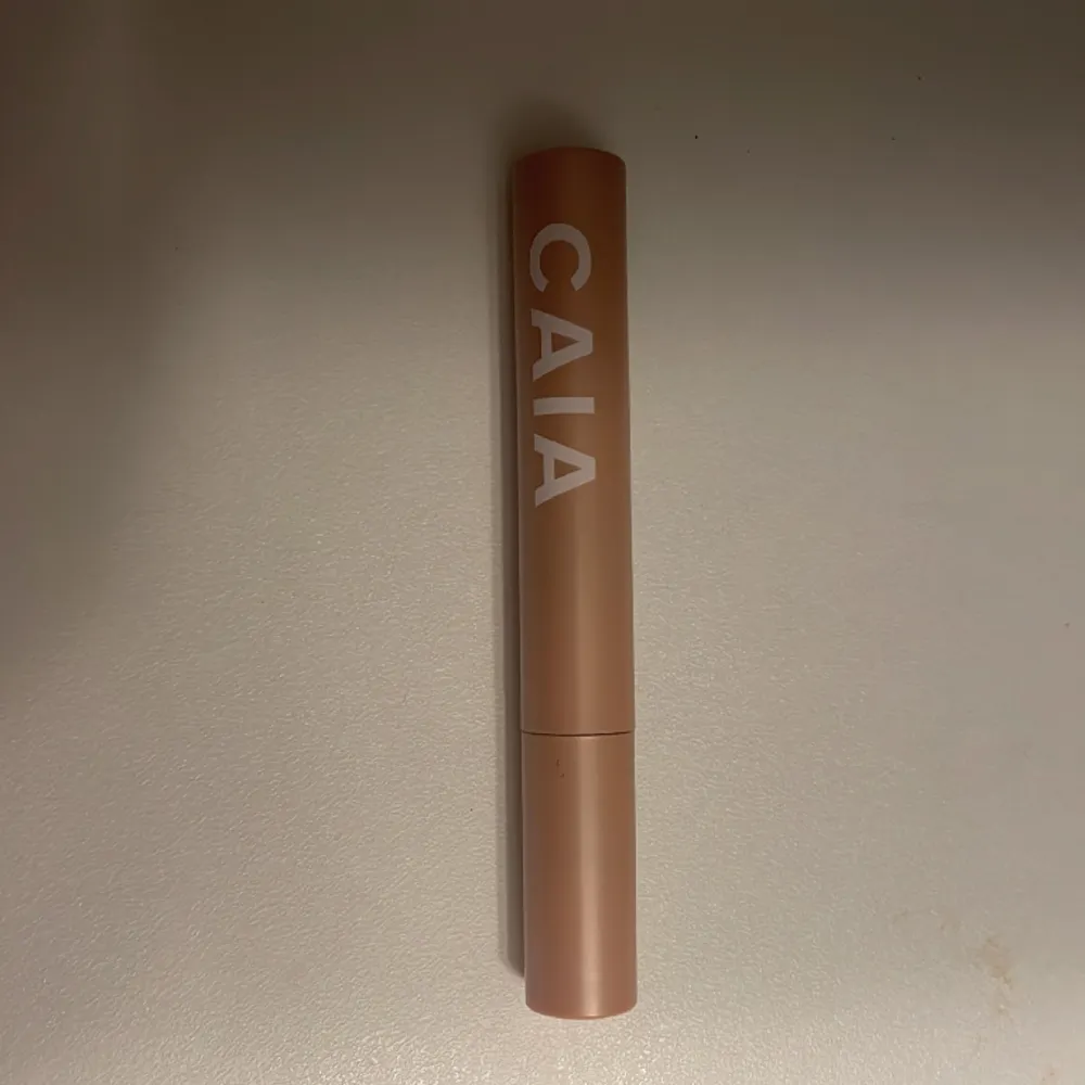 CAIA mascara, använd ett fåtal gånger men tycker den är för vattnig.. Accessoarer.