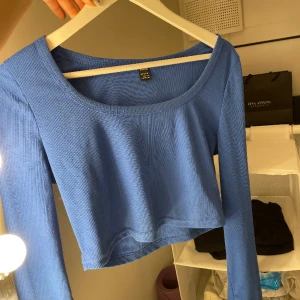Cropped top - Knappt använd. Passar S och M