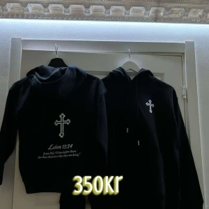 Vill du representera din religion, köp då våra bekväma hoodies från oss för bara 350kr - Våra hoodies kommer från talangfulla designer och är tillgängliga i många storlekar. Våra hoodies är formfittade och bekväma att bära, med en passande kropp och ämne som ger dig glädje och behag🤌