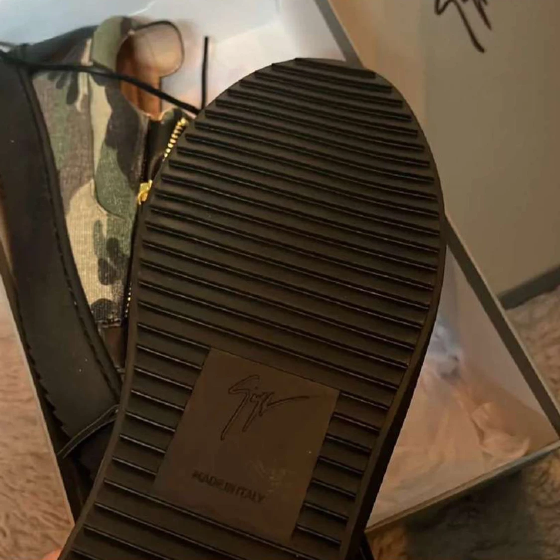 Giuseppe Zanotti Skor  - 92