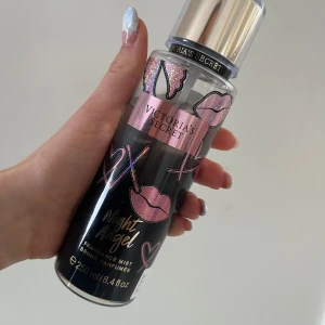 Victoria Secret Bodymist - Rikligt kvar super fint skick ,härlig doft🤩