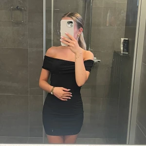 Miniklänning  - Svart miniklänning som tyvärr aldirg kommit till användning.🫶🏼🫶🏼