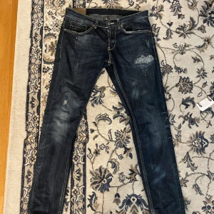 Dondup george strlk w33 - Tja säljer ett par dondup george strlk w33. Hör av er om ni har frågor