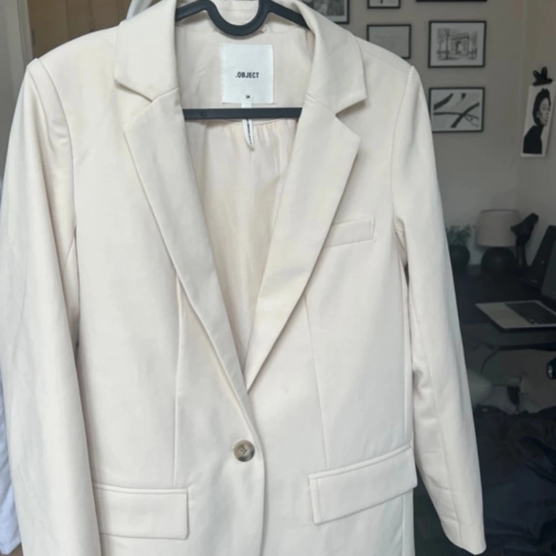 Cremefärgad kavaj - 92